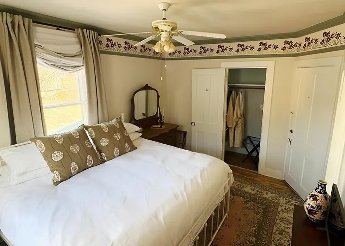 Отель типа "постель и завтрак" Avery House
