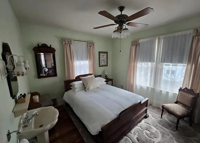 Отель типа "постель и завтрак" Avery House